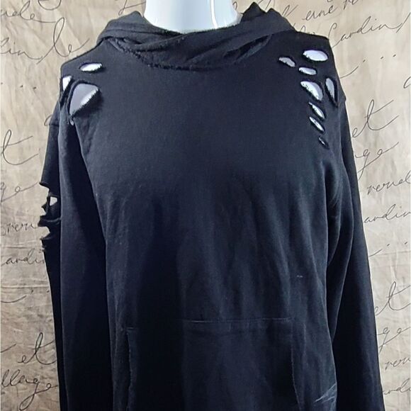 Distressed shirt   - Picture 3 of 12